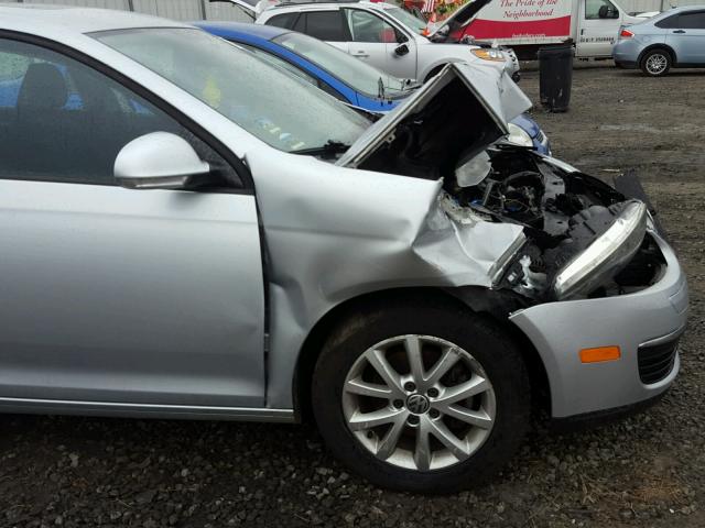 3VWHZ7AJ5AM063437 - 2010 VOLKSWAGEN JETTA S SILVER photo 9