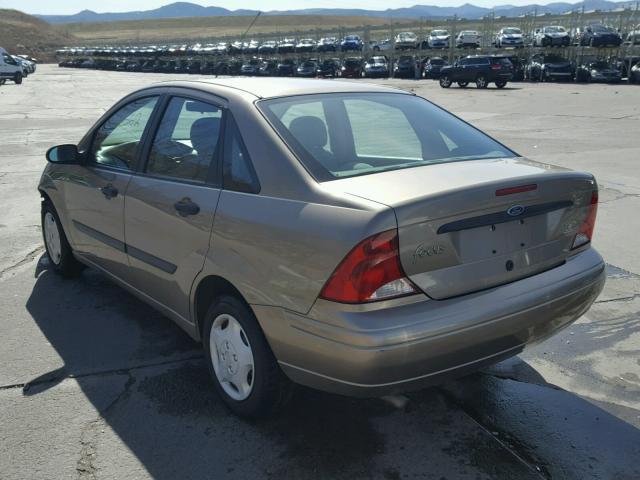 1FAFP33PX3W161138 - 2003 FORD FOCUS LX GOLD photo 3