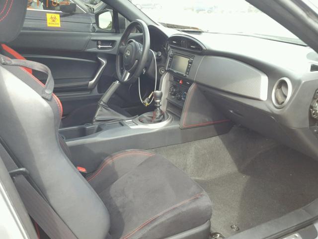 JF1ZNAA11F9712386 - 2015 TOYOTA SCION FR-S ვერცხლისფერი ფოტო 5