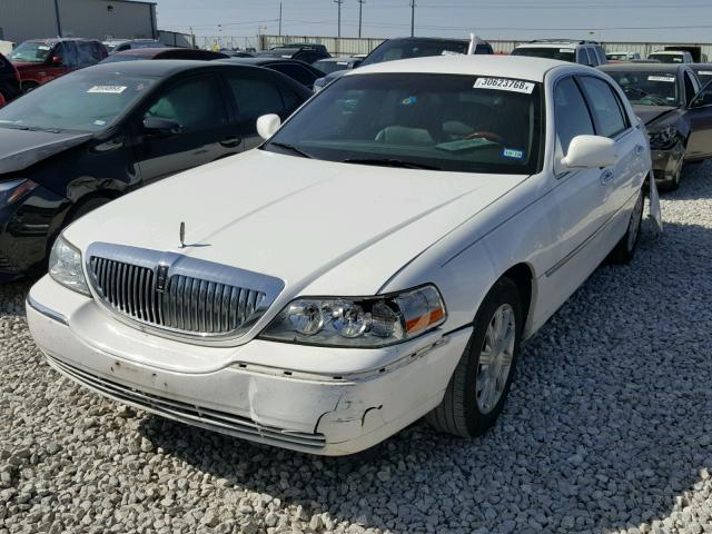 2LNBL8CV6BX765249 - 2011 LINCOLN TOWN CAR S WHITE photo 2