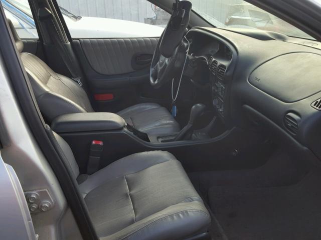 1G2WR52162F207127 - 2002 PONTIAC GRAND PRIX SILVER photo 5