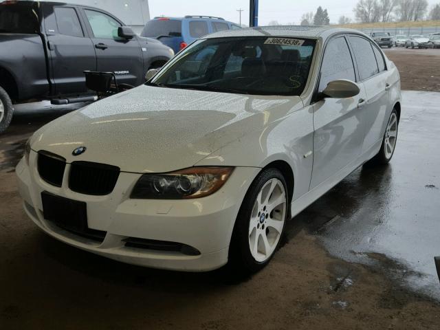 WBAVD33596KV66736 - 2006 BMW 330 XI WHITE photo 2