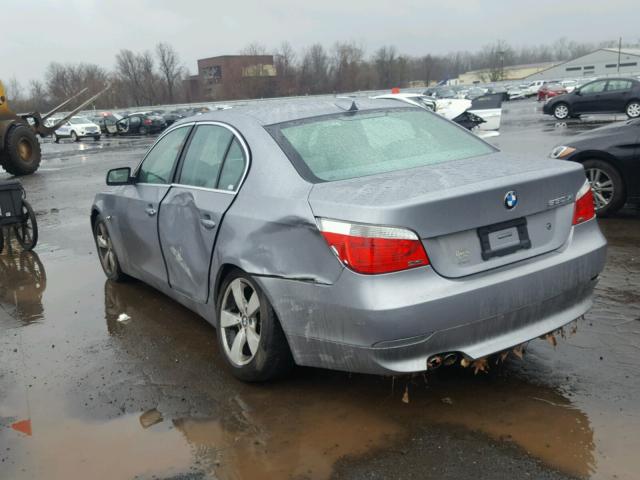 WBANF73586CU19044 - 2006 BMW 530 XI SILVER photo 3