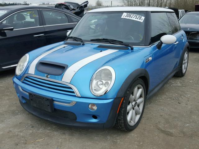 WMWRE33464TD78210 - 2004 MINI COOPER S BLUE photo 2