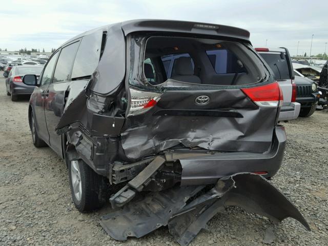 5TDZK3DC8DS375399 - 2013 TOYOTA SIENNA BAS GRAY photo 3