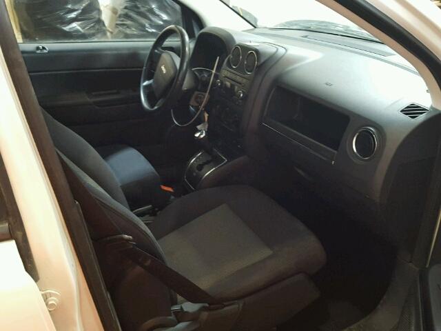 1J4FF47B39D221146 - 2009 JEEP COMPASS SP WHITE photo 5