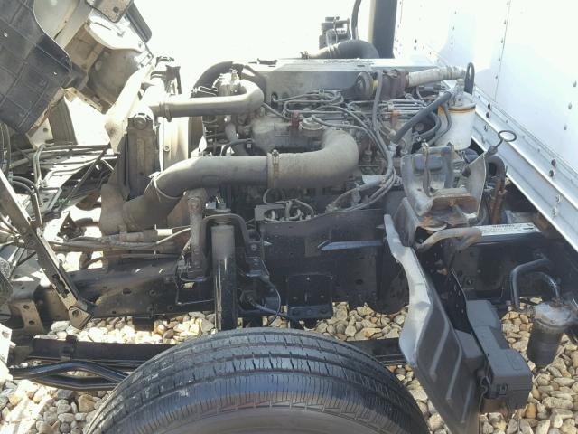 J8DC4B14947004123 - 2004 GMC W4500 W450 WHITE photo 7