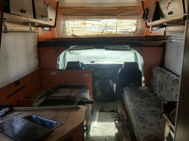 F44CD7V027269 - 1977 WINNEBAGO WINNEBAGO WHITE photo 5