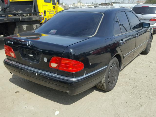 WDBJF65FXWA534594 - 1998 MERCEDES-BENZ E 320 BLACK photo 4