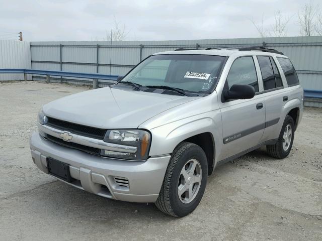 1GNDT13S342224070 - 2004 CHEVROLET TRAILBLAZE SILVER photo 2