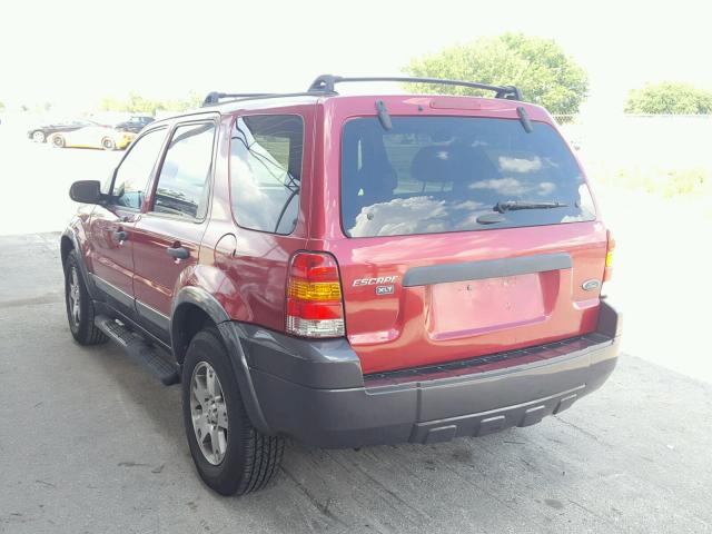 1FMYU93145KA62105 - 2005 FORD ESCAPE XLT BLUE photo 3