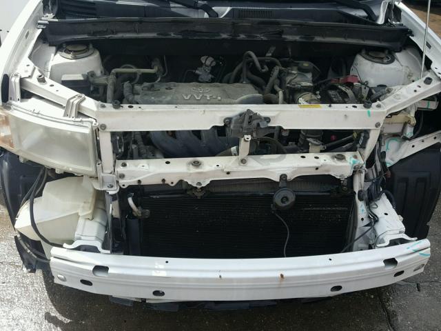 JTLKT324564101123 - 2006 TOYOTA SCION XB WHITE photo 7