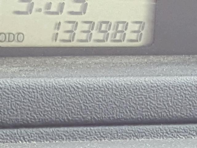 JTLKT324564101123 - 2006 TOYOTA SCION XB WHITE photo 8