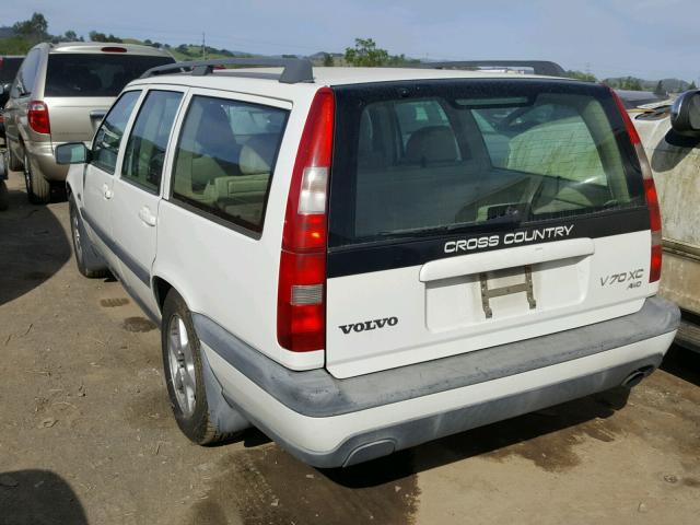 YV1LZ56D4X2543970 - 1999 VOLVO V70 XC WHITE photo 3