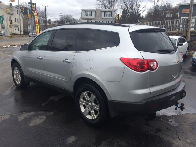 1GNKVGED7BJ386077 - 2011 CHEVROLET TRAVERSE L SILVER photo 3