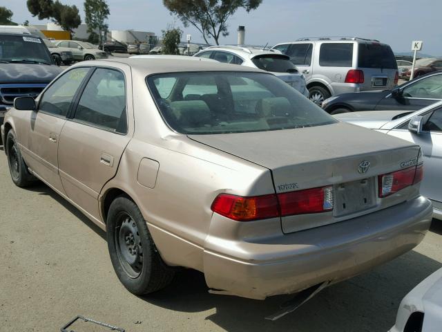 JT2BG22K010535547 - 2001 TOYOTA CAMRY CE GOLD photo 3