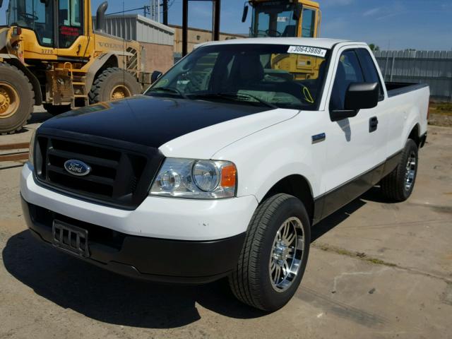 1FTRF12285NA63108 - 2005 FORD F150 WHITE photo 2