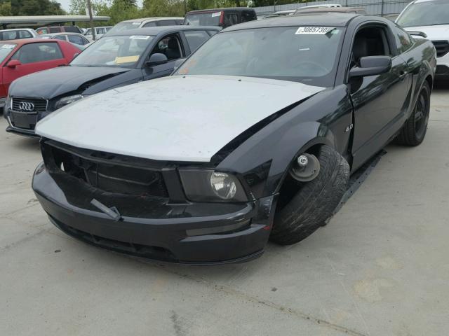 1ZVFT80N365139947 - 2006 FORD MUSTANG BLACK photo 2