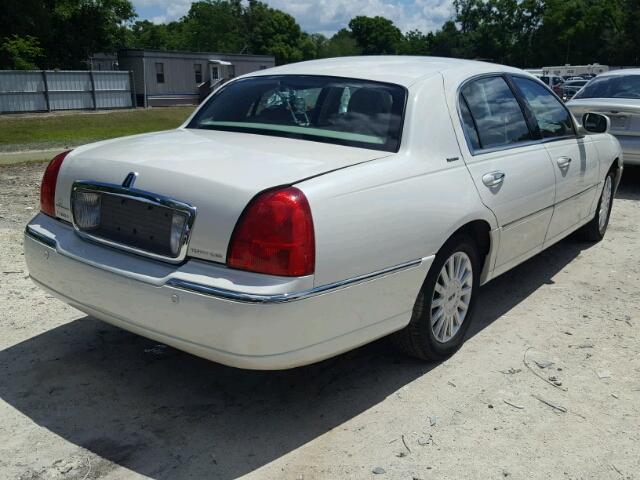 1LNHM81WX5Y671897 - 2005 LINCOLN TOWN CAR S WHITE photo 4