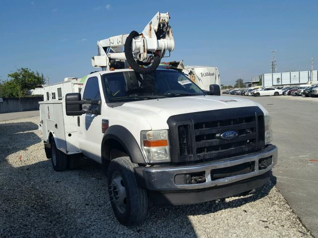 1FDAF56R28ED33896 - 2008 FORD F550 SUPER WHITE photo 1