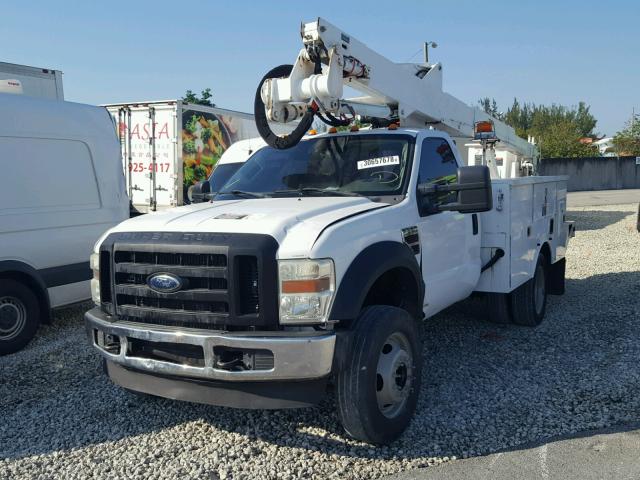 1FDAF56R28ED33896 - 2008 FORD F550 SUPER WHITE photo 2