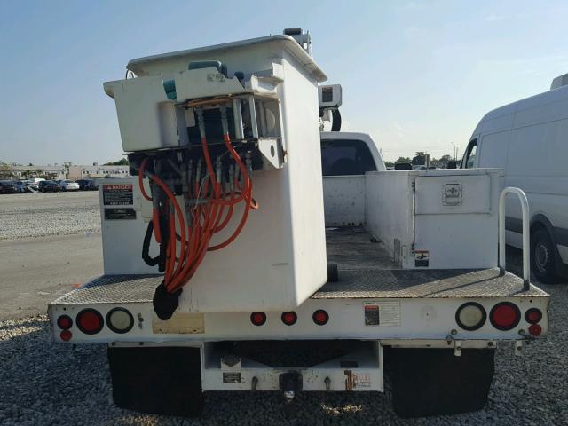 1FDAF56R28ED33896 - 2008 FORD F550 SUPER WHITE photo 9