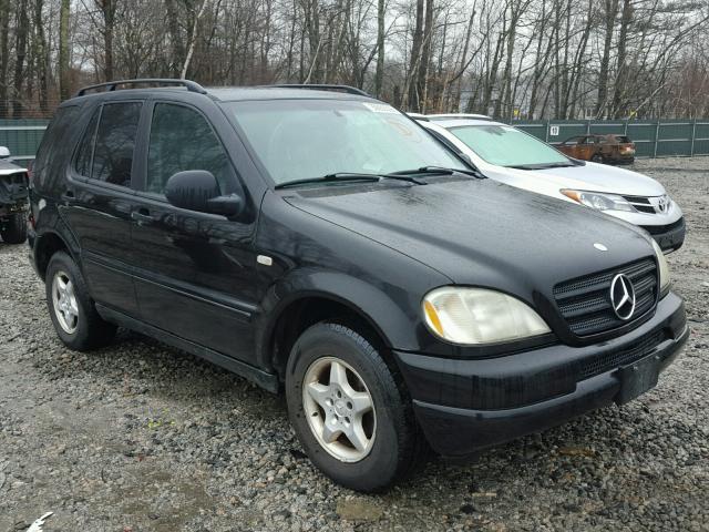 4JGAB54E6XA086013 - 1999 MERCEDES-BENZ ML 320 BLACK photo 1