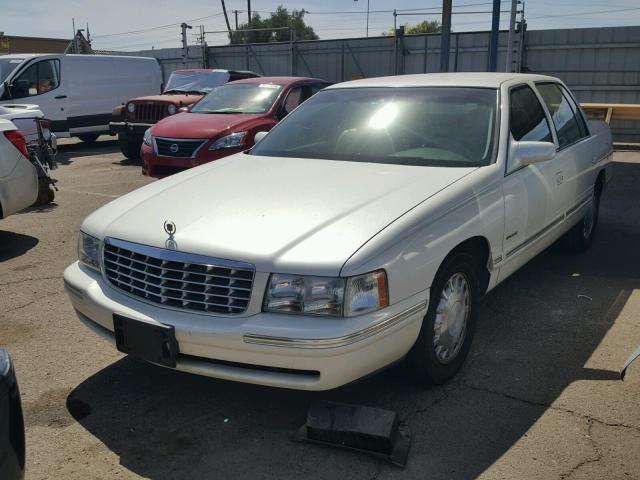 1G6KD54Y6XU772745 - 1999 CADILLAC DEVILLE WHITE photo 2