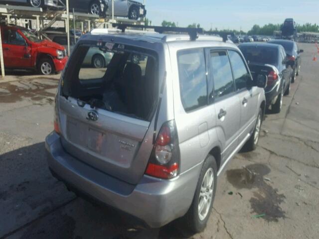 JF1SG66628H726674 - 2008 SUBARU FORESTER S GRAY photo 4