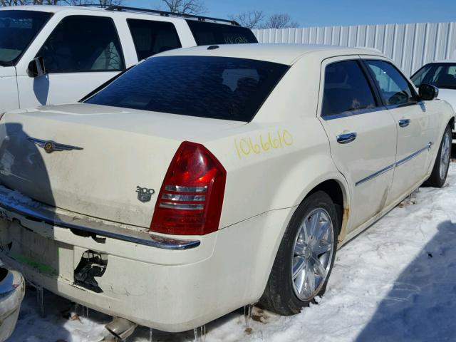 2C3KA63H97H783288 - 2007 CHRYSLER 300C WHITE photo 4