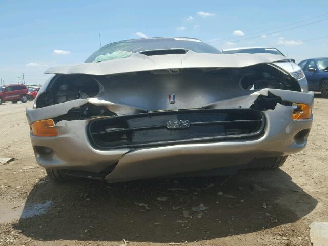 2G1FP32G722133494 - 2002 CHEVROLET CAMARO SILVER photo 9