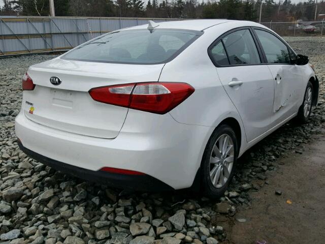 KNAFX4A6XF5435813 - 2015 KIA FORTE LX WHITE photo 4