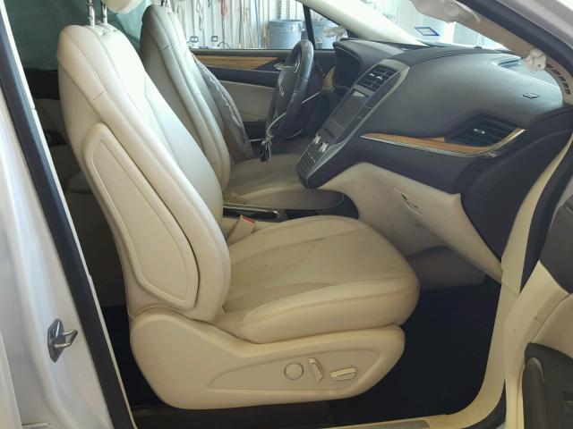 5LMCJ2C93GUJ19110 - 2016 LINCOLN MKC SELECT 白色 照片 5