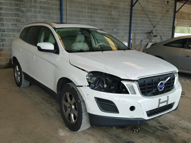 YV4940DL8B2160082 - 2011 VOLVO XC60 3.2 WHITE photo 1