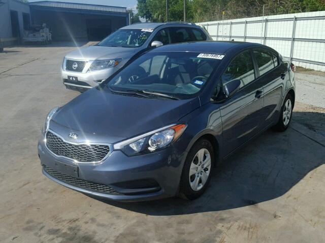 KNAFX4A61G5608068 - 2016 KIA FORTE LX GRAY photo 2