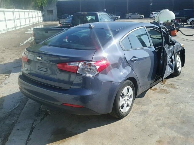 KNAFX4A61G5608068 - 2016 KIA FORTE LX GRAY photo 4