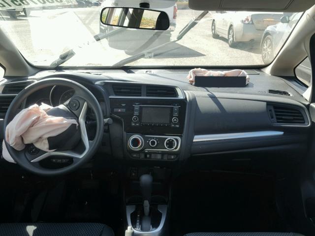 3HGGK5H41JM730433 - 2018 HONDA FIT LX WHITE photo 9