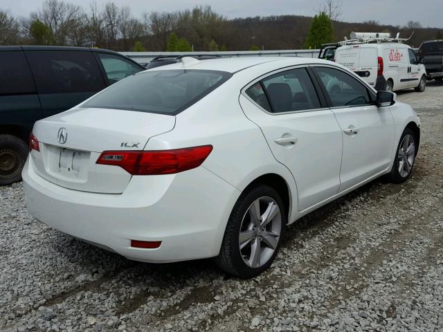 19VDE1F3XFE000803 - 2015 ACURA ILX 20 WHITE photo 4