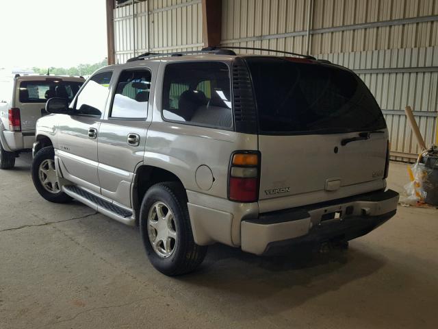 1GKEK63U24J121716 - 2004 GMC YUKON DENA WHITE photo 3