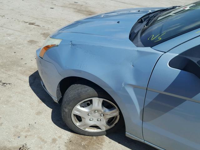 1FAHP34N38W225761 - 2008 FORD FOCUS S/SE BLUE photo 9