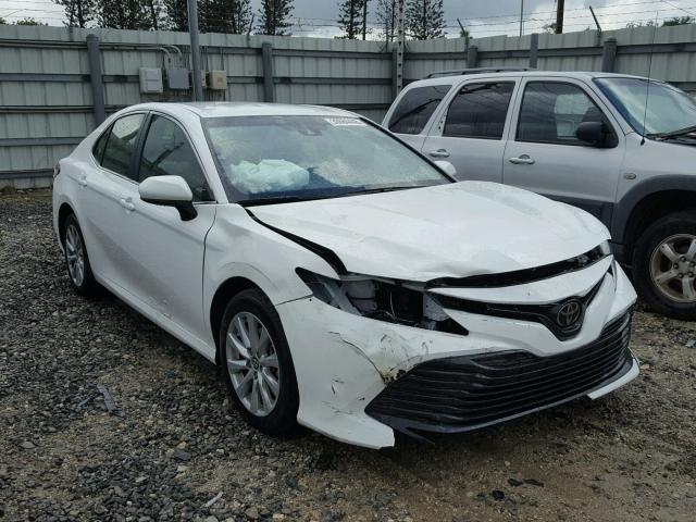 JTNB11HK1J3025650 - 2018 TOYOTA CAMRY L WHITE photo 1