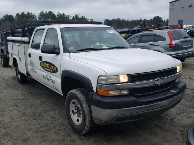 1GBHC23U22F240045 - 2002 CHEVROLET SILVERADO WHITE photo 1