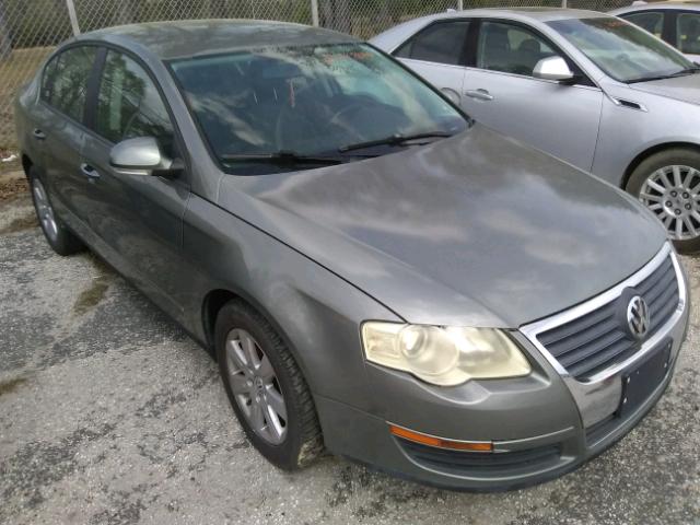 WVWUK73C07P078211 - 2007 VOLKSWAGEN PASSAT GREEN photo 1