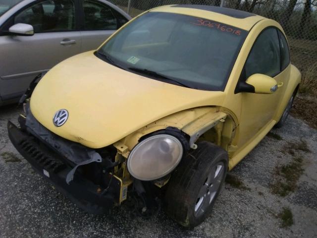 3VWRW31C17M522091 - 2007 VOLKSWAGEN NEW BEETLE YELLOW photo 2