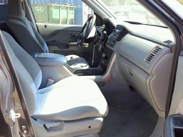 2HKYF18194H518704 - 2004 HONDA PILOT LX GRAY photo 5