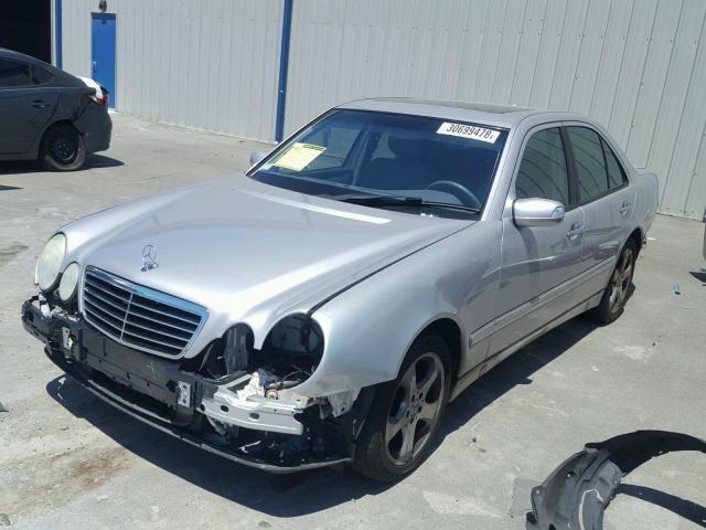 WDBJF65J32B471511 - 2002 MERCEDES-BENZ E 320 SILVER photo 2