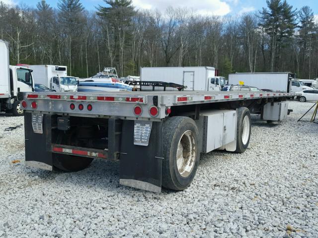 1UYFS24889A745815 - 2009 UTILITY FLAT BED SILVER photo 4