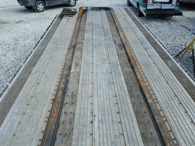 1UYFS24889A745815 - 2009 UTILITY FLAT BED SILVER photo 5