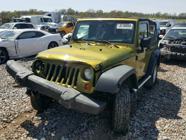 1J4FA24198L508364 - 2008 JEEP WRANGLER X GREEN photo 2