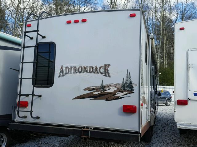 47CTBAS217L121185 - 2007 DUTC ADIRONDACK WHITE photo 4